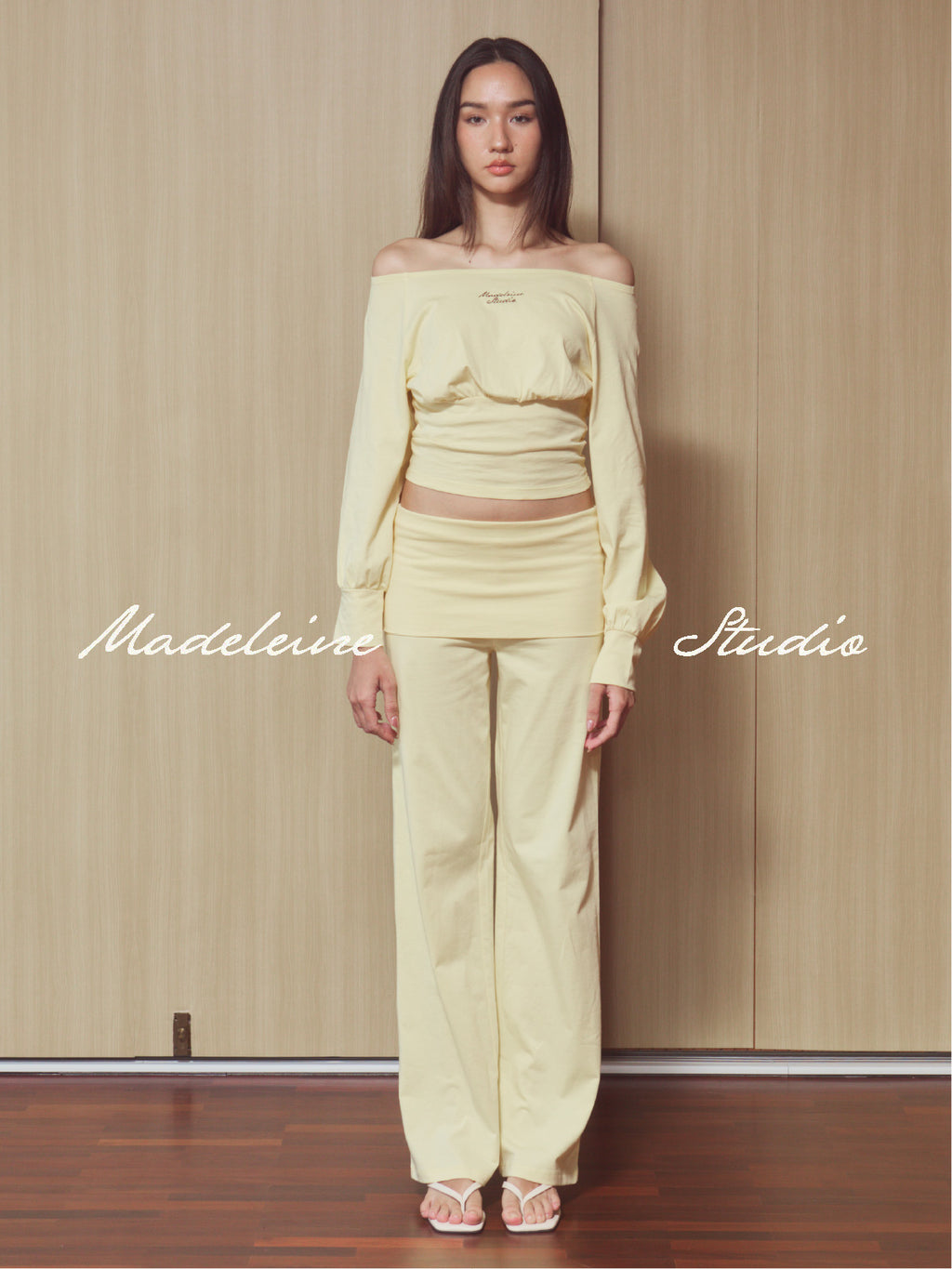 Stolen Gaze Set in Butter Cream