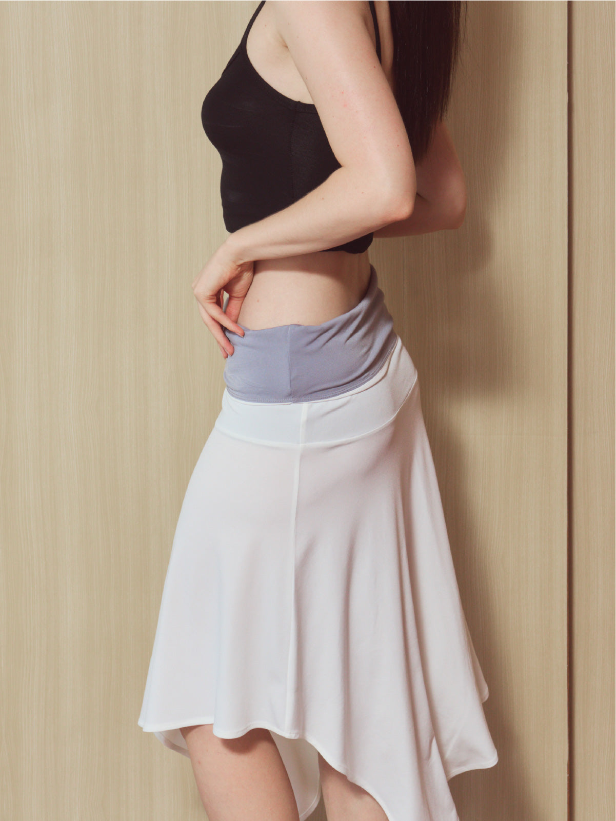Tender Skirt in White/Gray
