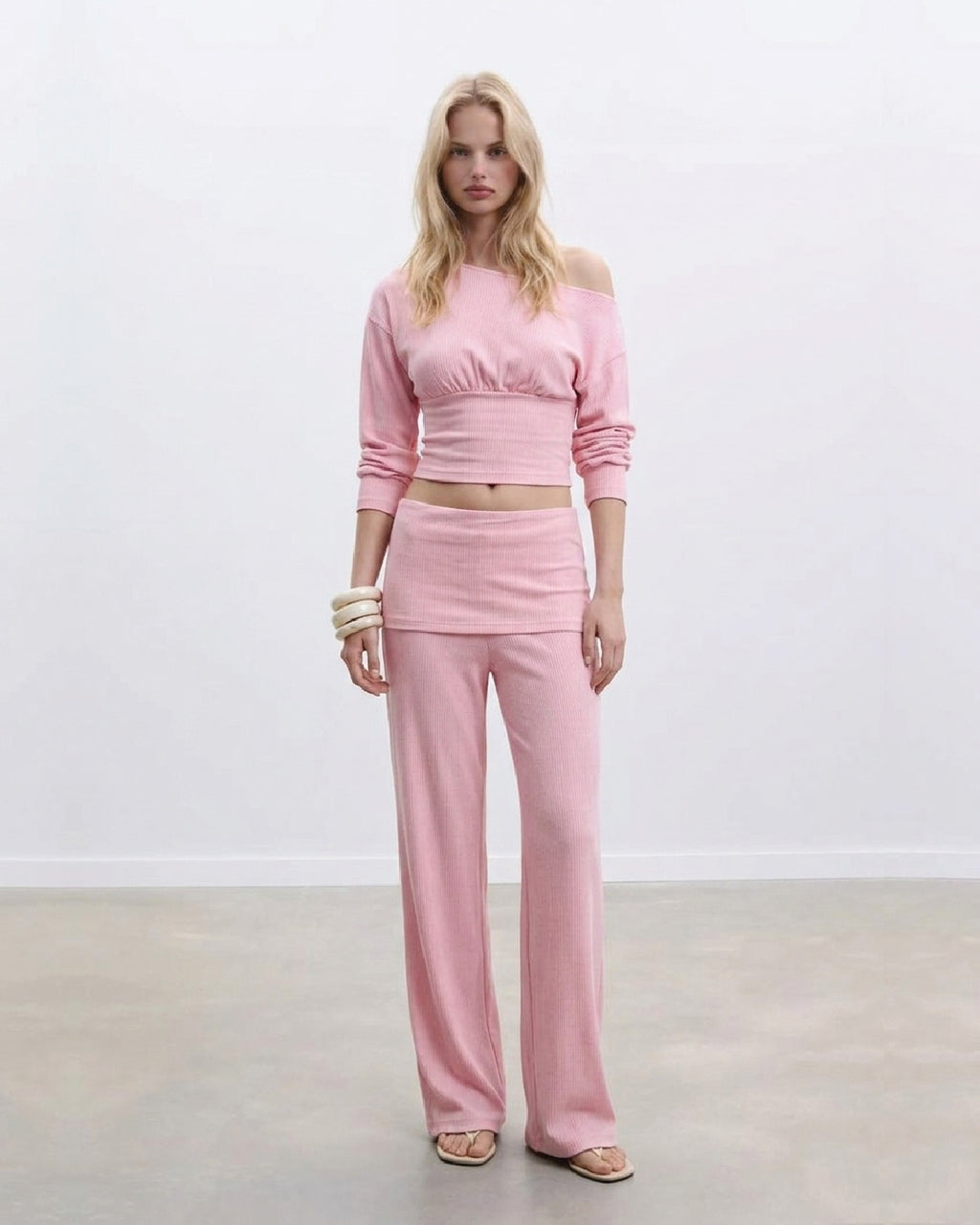 The Ease Lounge Set